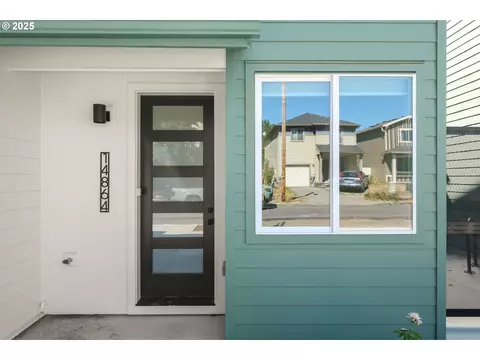 14864 NE Couch St #11, Portland, OR 97230