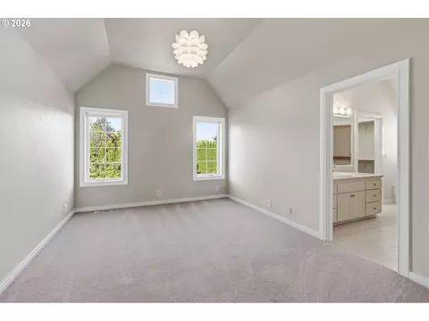 Bedroom - 482 Covey Ln, Eugene, OR 97401 photo 1 of 7