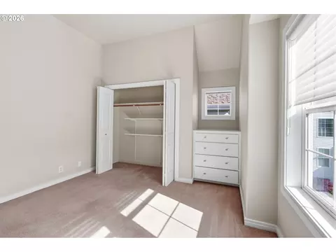 Bedroom - 482 Covey Ln, Eugene, OR 97401 photo 5 of 7