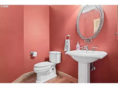 Bath - 6188 Fernhill Loop, Springfield, OR 97478 photo 1 of 4