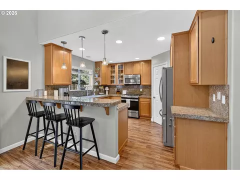 Kitchen - 6380 SE 31st Ter, Gresham, OR 97080 photo 1 of 6