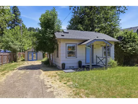 Exterior - 3621 E Amazon Dr, Eugene, OR 97405 photo 4 of 5