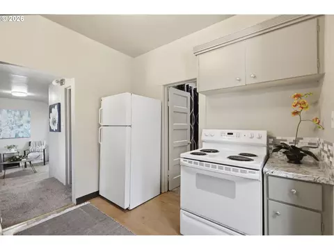 Kitchen - 3621 E Amazon Dr, Eugene, OR 97405 photo 9 of 9