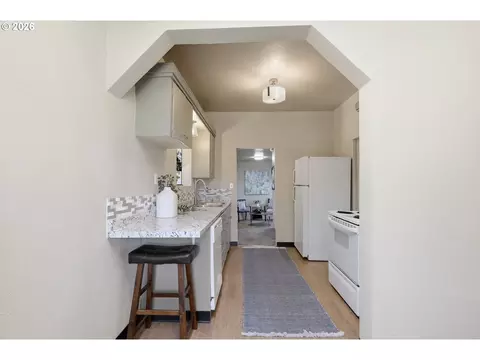 Kitchen - 3621 E Amazon Dr, Eugene, OR 97405 photo 2 of 9