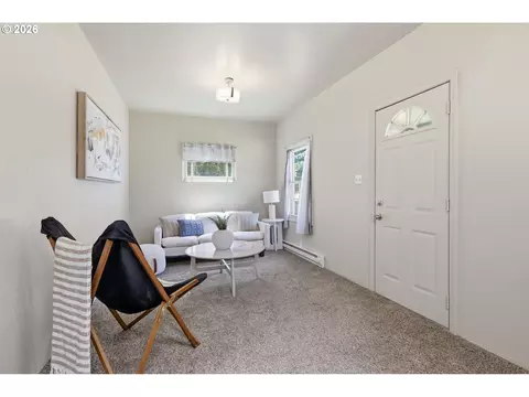 Living - 3621 E Amazon Dr, Eugene, OR 97405 photo 2 of 5