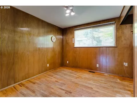Bedroom - 4355 Pearl St, Eugene, OR 97405 photo 4 of 7