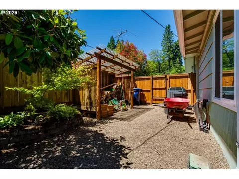 Exterior - 4355 Pearl St, Eugene, OR 97405 photo 12 of 12