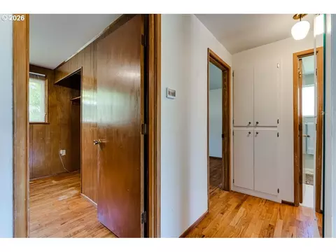 Entry Way - 4355 Pearl St, Eugene, OR 97405 photo 4 of 4