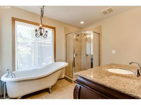 Bath - 4355 Pearl St, Eugene, OR 97405 photo 1 of 6