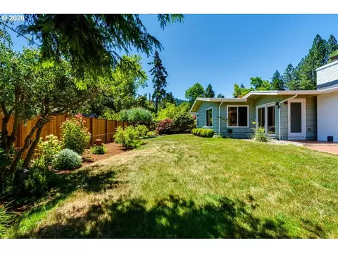 Exterior - 4355 Pearl St, Eugene, OR 97405 photo 8 of 12
