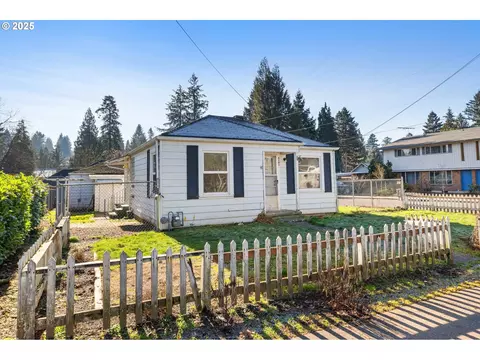4101 E 18th St, Vancouver, WA 98661
