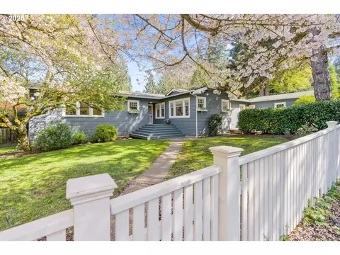 1806 S Riverdale Rd, Portland, OR 97219