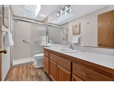 325 Bushnell Ln, Eugene, OR 97404 photo 17
