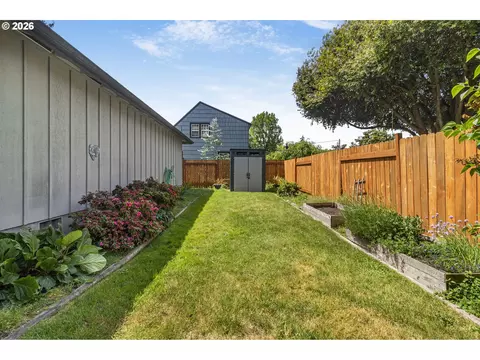 325 Bushnell Ln, Eugene, OR 97404 photo 26