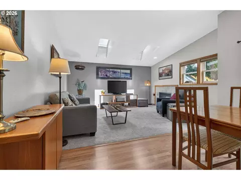 325 Bushnell Ln, Eugene, OR 97404 photo 10