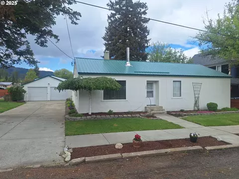202 S Storie St, Wallowa, OR 97885