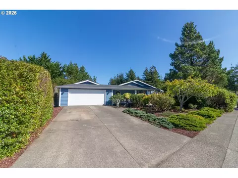 Exterior - 512 Robin Ln, Florence, OR 97439 photo 2 of 10