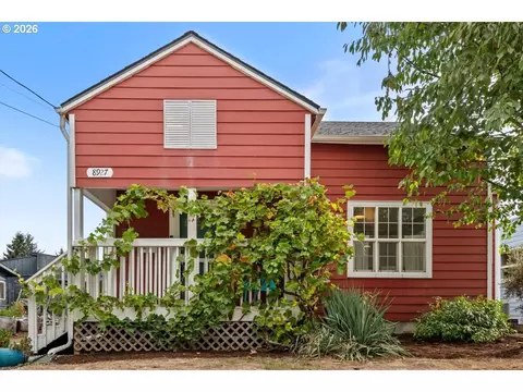 8927 N Leonard St, Portland, OR 97203