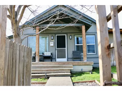 400 W 6th St, The Dalles, OR 97058