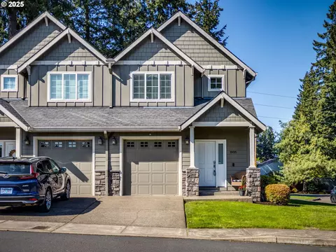 1995 N Pine St, Canby, OR 97013