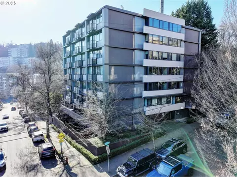 2020 SW Main St #403, Portland, OR 97205