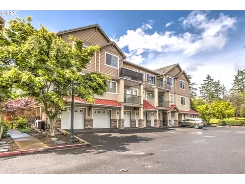 635 NW Lost Springs Ter #403, Portland, OR 97229