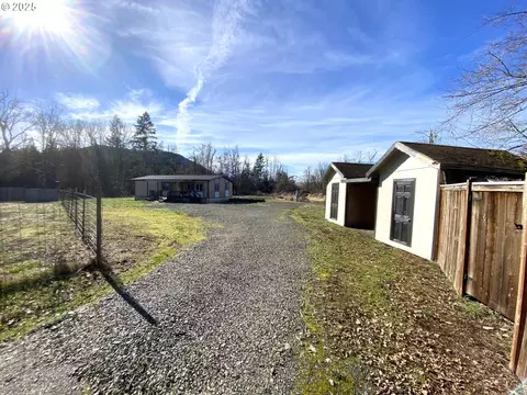 92020 Maple Ln, Springfield, OR 97478 photo 24