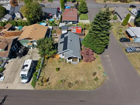 View/Area - 380 E Berkeley St, Gladstone, OR 97027 photo 2 of 5