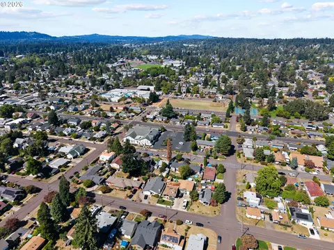 View/Area - 380 E Berkeley St, Gladstone, OR 97027 photo 3 of 5