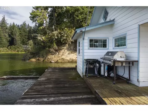 Exterior - 3202 S Tenmile Lk, Lakeside, OR 97449 photo 3 of 3