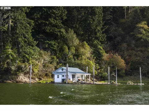 View/Area - 3202 S Tenmile Lk, Lakeside, OR 97449 photo 2 of 12