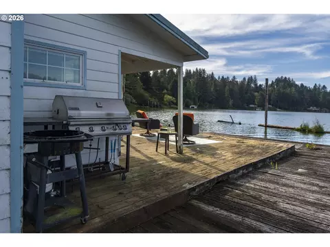 Exterior - 3202 S Tenmile Lk, Lakeside, OR 97449 photo 2 of 3
