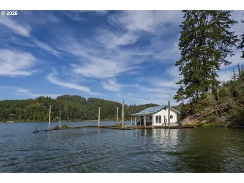 View/Area - 3202 S Tenmile Lk, Lakeside, OR 97449 photo 10 of 12