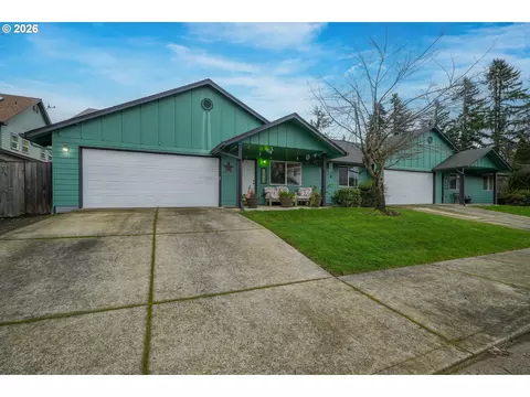 2102 S 8th St, Cottage Grove, OR 97424