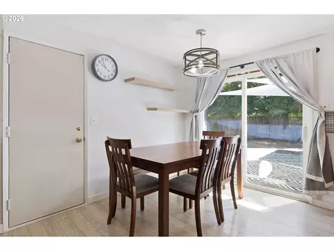 Dining - 277 71st Pl, Springfield, OR 97478 photo 1 of 3