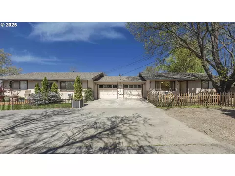 926 SW Rogue River Ave, Grants Pass, OR 97526