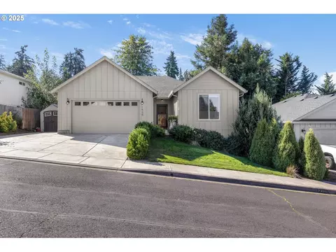 1535 Red Hills Pl, Cottage Grove, OR 97424