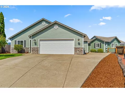 804 T St, Springfield, OR 97477