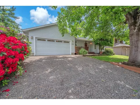 5868 NW Landing Dr, Portland, OR 97210