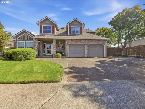 Exterior - 2754 NE Hood Ave, Gresham, OR 97030 photo 2 of 6