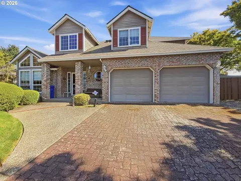 Exterior - 2754 NE Hood Ave, Gresham, OR 97030 photo 6 of 6