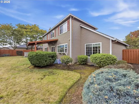 Exterior - 2754 NE Hood Ave, Gresham, OR 97030 photo 4 of 6
