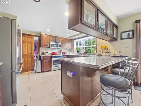 Kitchen - 2754 NE Hood Ave, Gresham, OR 97030 photo 2 of 3