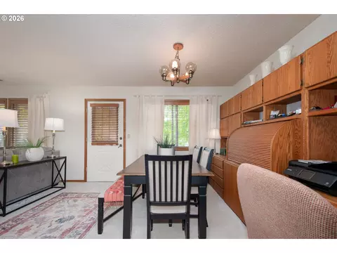 616 SW Eastman Pkwy, Gresham, OR 97080 photo 13