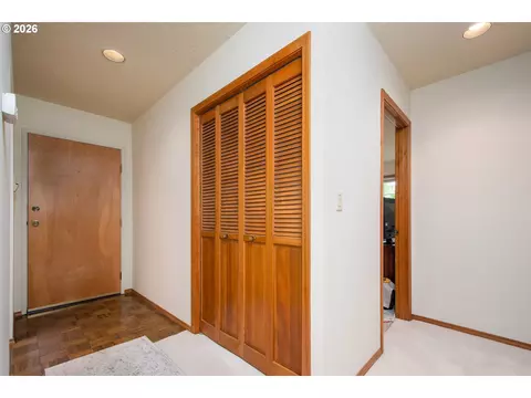616 SW Eastman Pkwy, Gresham, OR 97080 photo 5