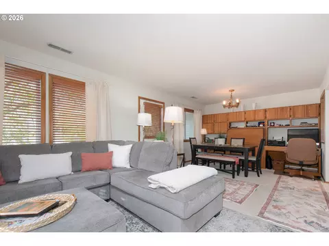 616 SW Eastman Pkwy, Gresham, OR 97080 photo 9