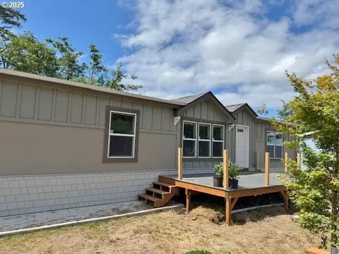 448 Pacific Dr, Hammond, OR 97121