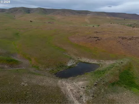 000 Sand Rd, Tygh Valley, OR 97063