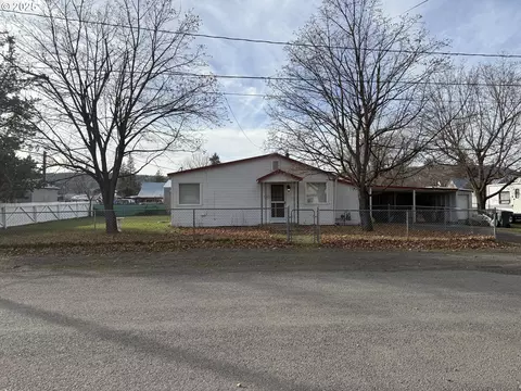 340 S 6th Ave, Elgin, OR 97827