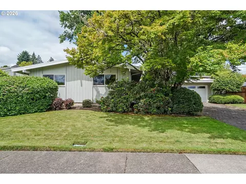 560 NW Merrie Dr, Corvallis, OR 97330